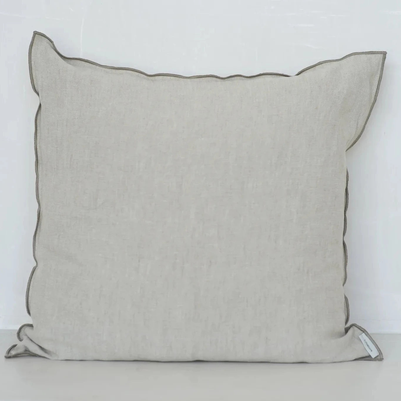 Linatura cushion cover 100% linen contrast edge stitch blanc kO Store
