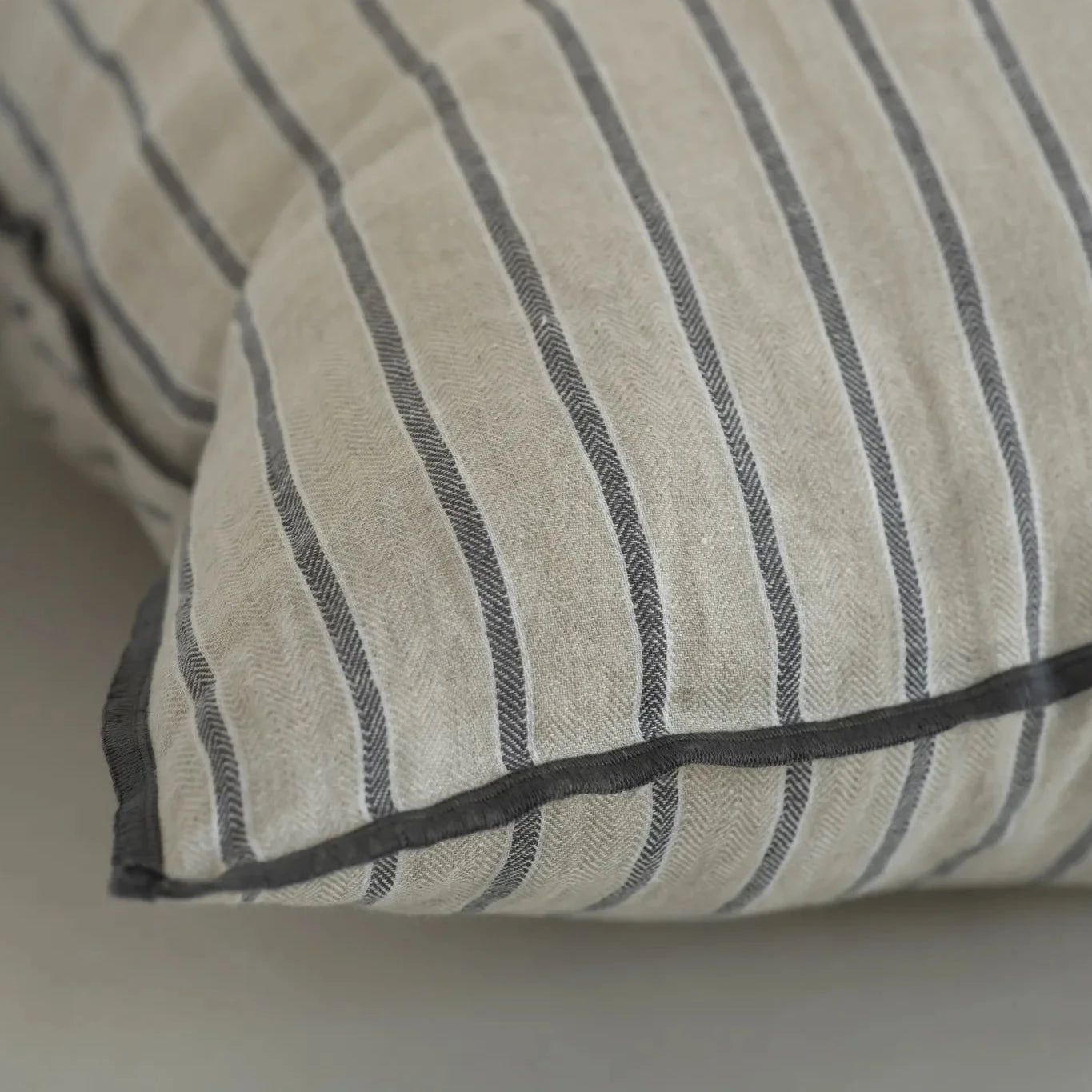 Marcel cushion cover 100% linen stripe detail 60x60 cm