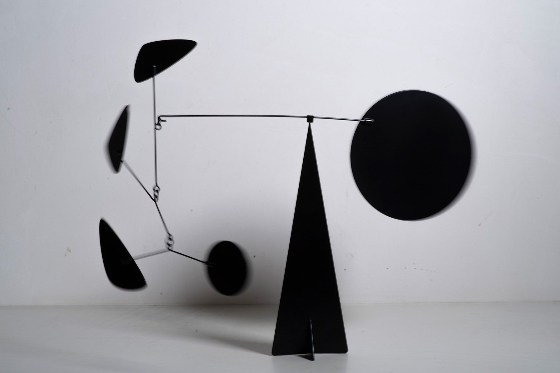 Mobile black structure moving